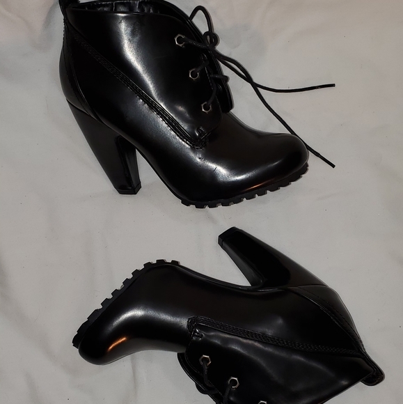 Women's Bamboo Heeled Ankle Boots - Picture 6 of 6